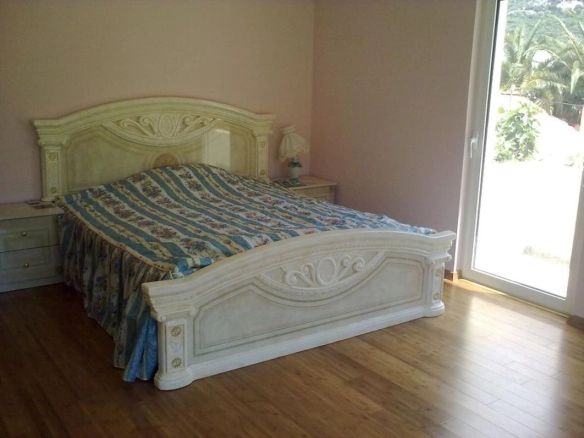 Hotel 537 m² sa 13 soba na placu od 404 m² – Podmaine, Budva