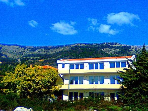 Hotel 537 m² sa 13 soba na placu od 404 m² – Podmaine, Budva