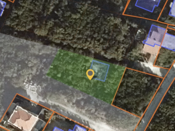 Plac 480 m² urbanizovan, sa temeljem od 56 m² – Krašići, Tivat
