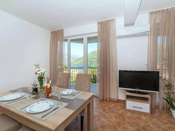 Jednosoban stan 61 m² sa pogledom na more – Kamenari, Herceg Novi