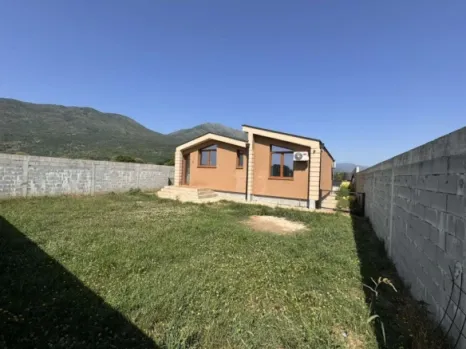 Kuća 115 m² na placu od 650 m² sa jakuzijem – Danilovgrad
