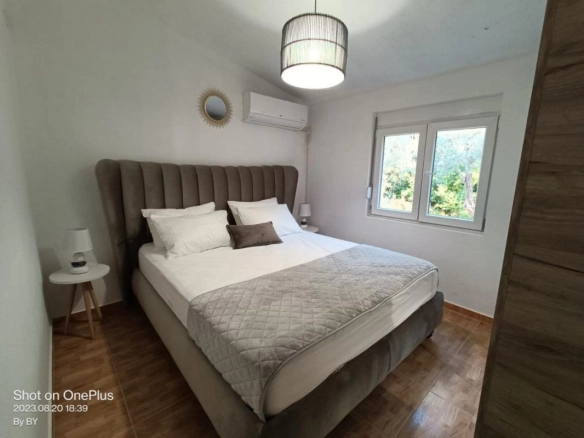 Izdavanje: Kuća 182 m² sa dva odvojena ulaza – Dobra Voda, Bar