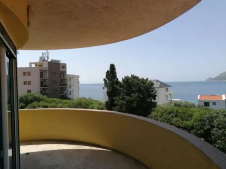 Hotel 2500 m² na 100 m od mora – Dobra Voda, Bar