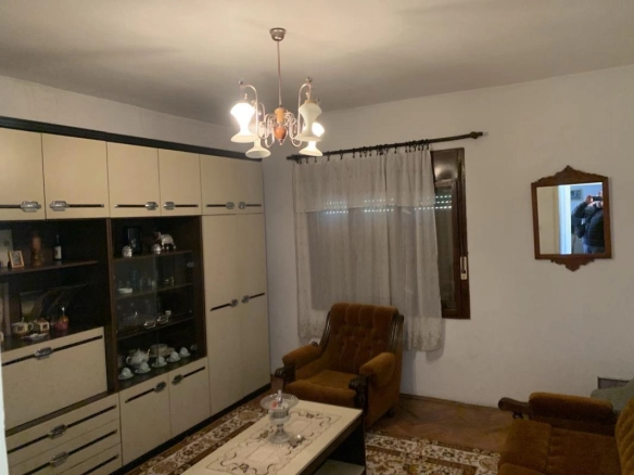 Kuća 100 m² na urbanizovanom placu od 4747 m² – Polje, Bar