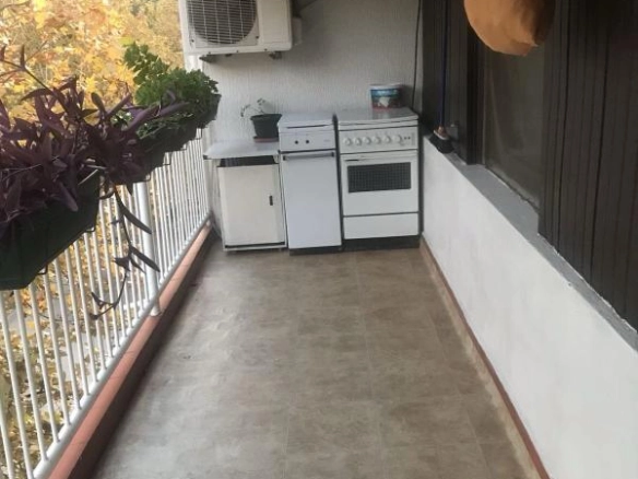 Trosoban stan 90 m² na trećem spratu bez lifta – Bar