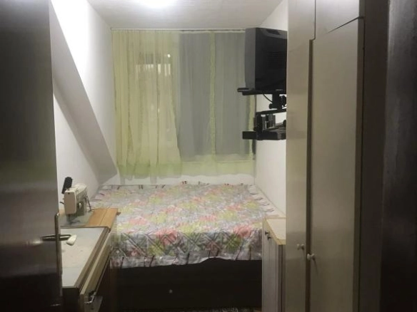 Trosoban stan 90 m² na trećem spratu bez lifta – Bar