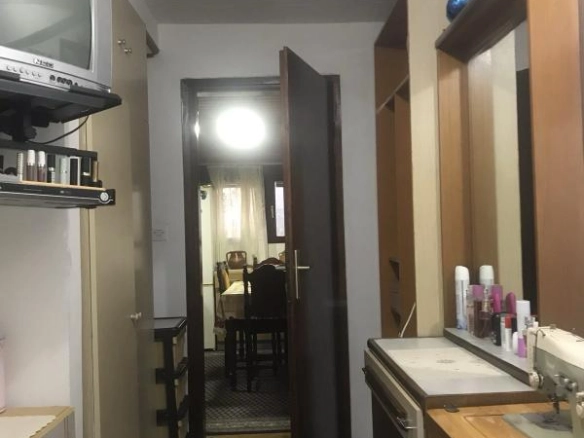 Trosoban stan 90 m² na trećem spratu bez lifta – Bar