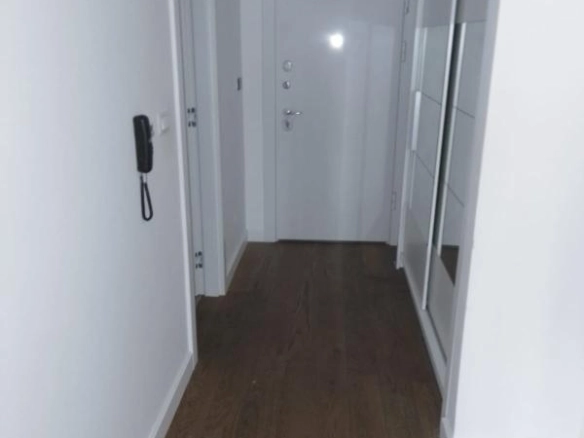 Jednosoban stan 65 m² u kompleksu Soho City s terasom – Bar