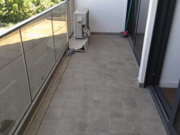 Jednosoban stan 65 m² u kompleksu Soho City s terasom – Bar