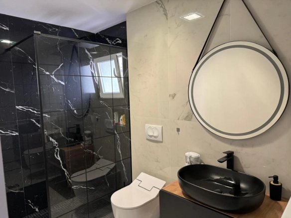 Dvosoban stan 78 m² sa pogledom na more – Lazi, Budva