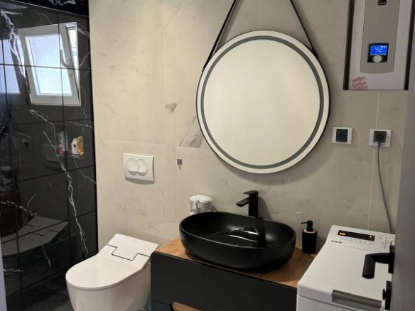 Dvosoban stan 78 m² sa pogledom na more – Lazi, Budva