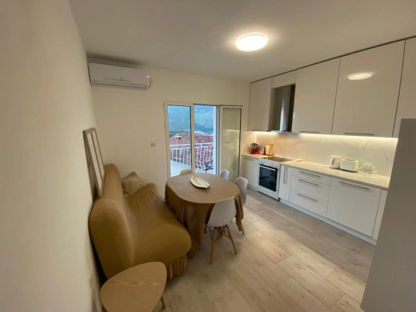 Trosoban stan 131 m² sa pogledom na more – Igalo, Herceg Novi