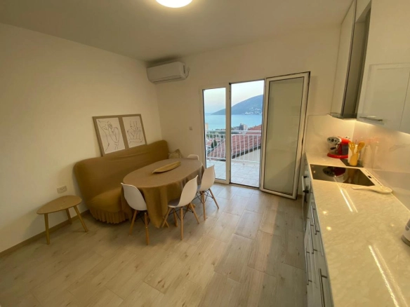 Trosoban stan 131 m² sa pogledom na more – Igalo, Herceg Novi