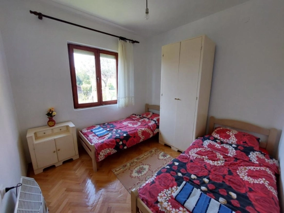 Izdavanje: Trosoban stan 91 m² sa terasom i pogledom na more – Šušanj, Bar