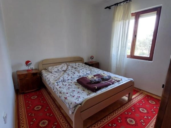 Izdavanje: Trosoban stan 91 m² sa terasom i pogledom na more – Šušanj, Bar
