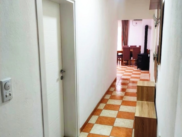 Izdavanje: Jednosoban stan 70 m² sa terasom od 20 m² – Šušanj, Bar