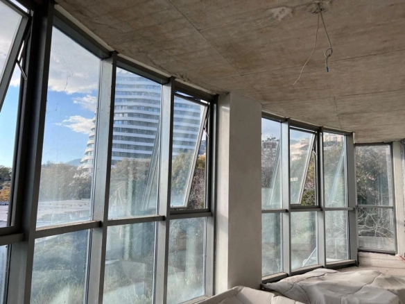 Izdavanje: Poslovni prostor 660 m² u kompleksu sa pogledom na more – Bečići, Budva