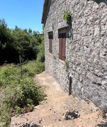 Kuća 74 m² sa dvorištem od 25 m² – Zagora, Kotor