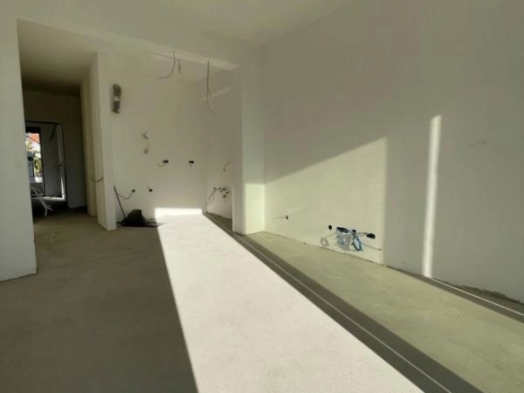 Dvosoban stan 75 m² sa pogledom na more u kompleksu Montesa Hill – Bečići, Budva
