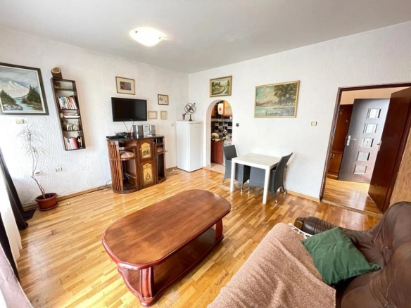 Jednosoban stan 60 m² sa pogledom na grad – Šušanj, Bar