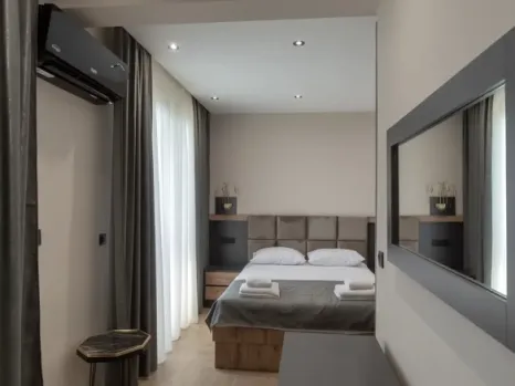 Hotel 4* 1024 m² sa bazenom i restoranom – Dobra Voda, Bar