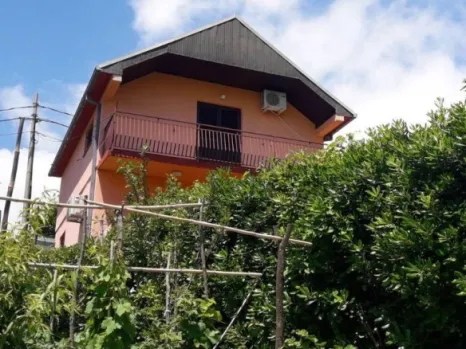 Kuća 101 m² na dva sprata sa pogledom na more – Mojdež, Herceg Novi