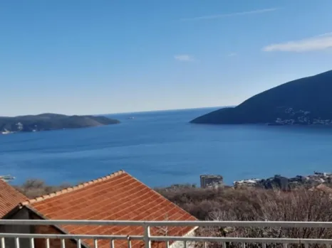 Kuća 101 m² na dva sprata sa pogledom na more – Mojdež, Herceg Novi