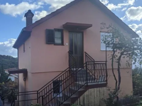 Kuća 101 m² na dva sprata sa pogledom na more – Mojdež, Herceg Novi