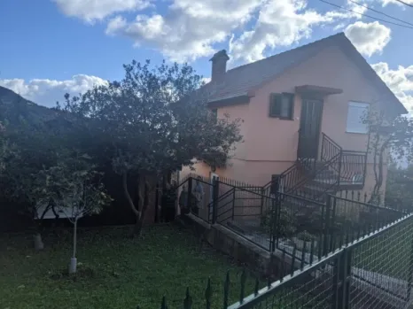 Kuća 101 m² na dva sprata sa pogledom na more – Mojdež, Herceg Novi