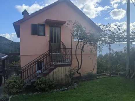 Kuća 101 m² na dva sprata sa pogledom na more – Mojdež, Herceg Novi
