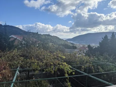 Kuća 101 m² na dva sprata sa pogledom na more – Mojdež, Herceg Novi
