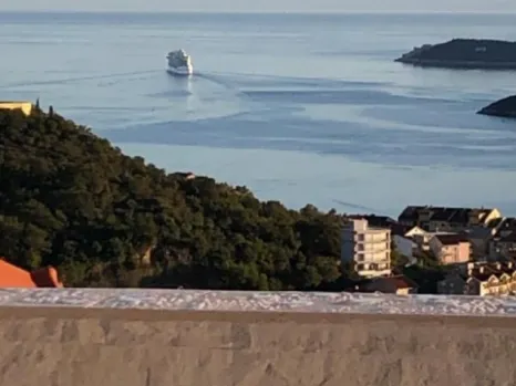 Trosoban stan 213 m² sa panoramskim pogledom na Bokokotorski zaliv – Herceg Novi