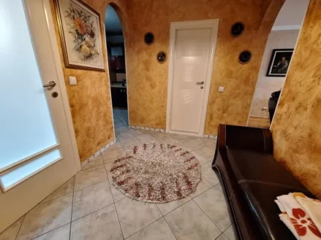 Dvosoban stan 65 m² na drugom spratu sa liftom – Bar