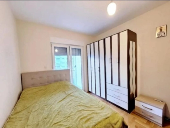 Jednosoban stan 50 m² u novogradnji, potpuno namješten – Podgorica