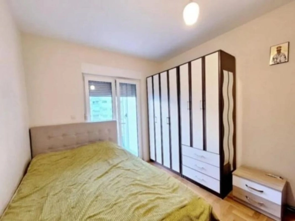 Jednosoban stan 50 m² u novogradnji, potpuno namješten – Podgorica