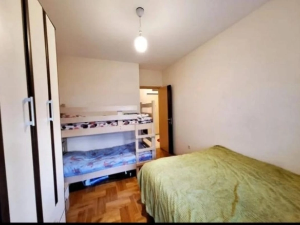 Jednosoban stan 50 m² u novogradnji, potpuno namješten – Podgorica