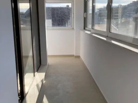 Dvosoban stan 87 m² sa panoramskim pogledom na grad i more – Budva
