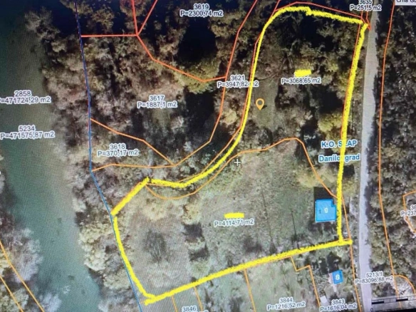 Kuća 77 m² na placu od 7000 m² uz rijeku Zetu – Weak, Danilovgrad