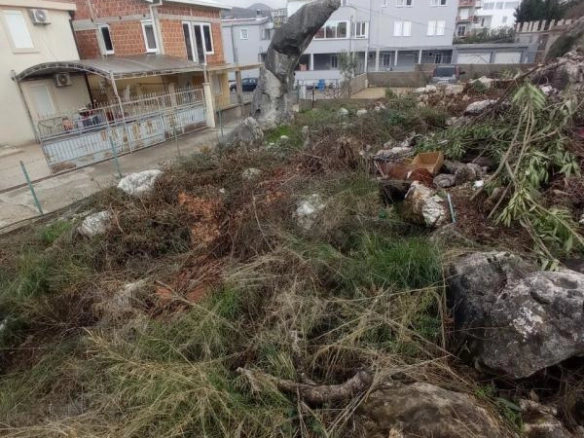 Plac 596 m² urbanizovan, gradnja do 5 spratova – Dobra Voda, Bar