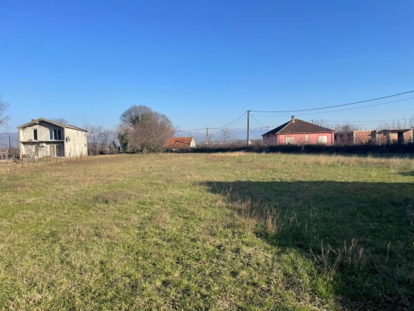 Plac 2503 m² pravougaonog oblika, ravan – Grbavci, Podgorica