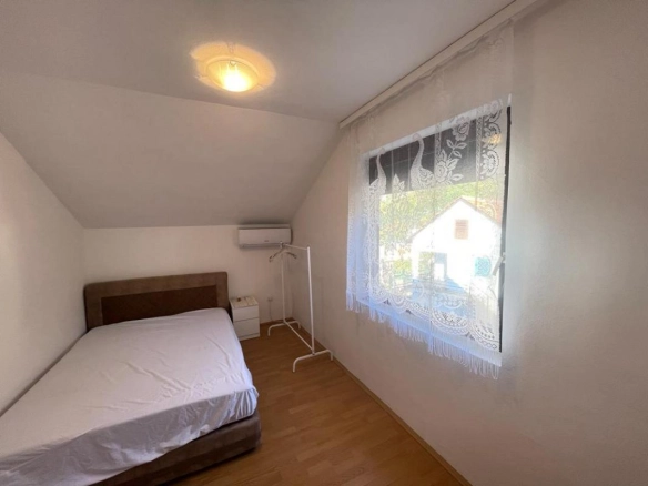 Kuća 90 m² na placu od 87 m² nakon kapitalne renovacije – Sutomore, Bar