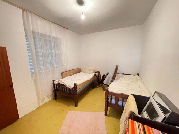 Kuća 158 m² na placu od 204 m² sa pogledom na more – Sutomore, Bar