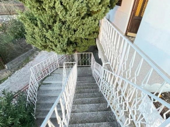 Kuća 158 m² na placu od 204 m² sa pogledom na more – Sutomore, Bar