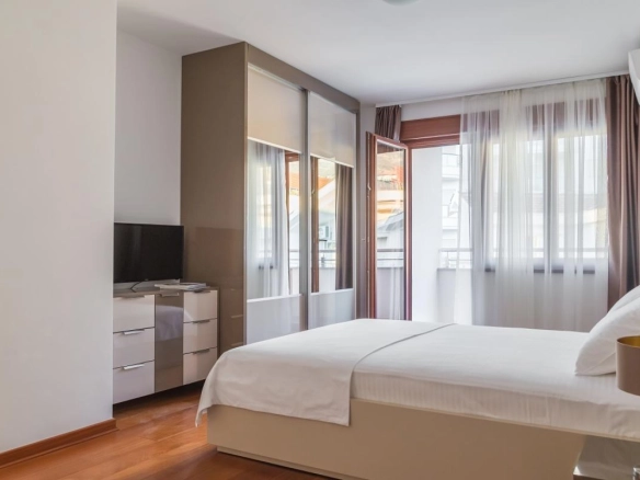 Dvosoban stan 89 m² u novom kompleksu, prodaje se namješten – Bečići, Budva