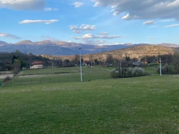 Kuća 74 m² na placu od 9000 m² sa voćnjakom – Frutak, Danilovgrad