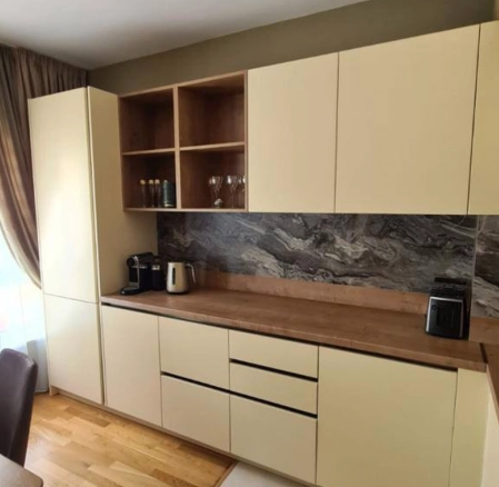 Dvosoban stan 73 m² u kompleksu sa bazenom – Bečići, Budva