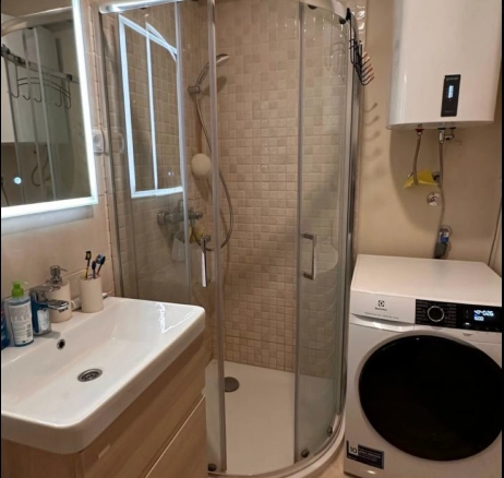 Dvosoban stan 73 m² u kompleksu sa bazenom – Bečići, Budva