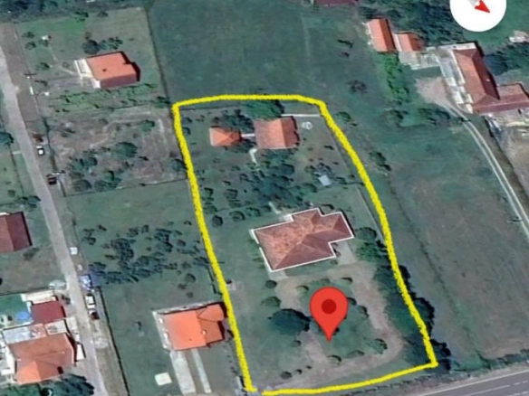 Dvije kuće 200 m² i 100 m² na placu od 10000 m² – Kosić, Danilovgrad