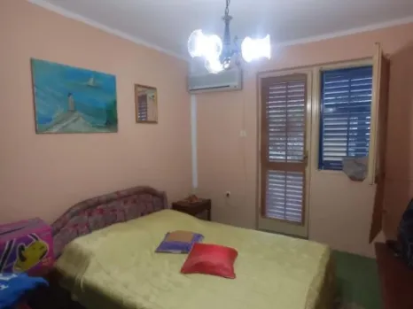 Kuća 192 m² na placu od 853 m² sa voćnjakom – Đurmani, Bar