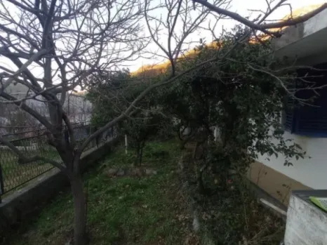 Kuća 192 m² na placu od 853 m² sa voćnjakom – Đurmani, Bar